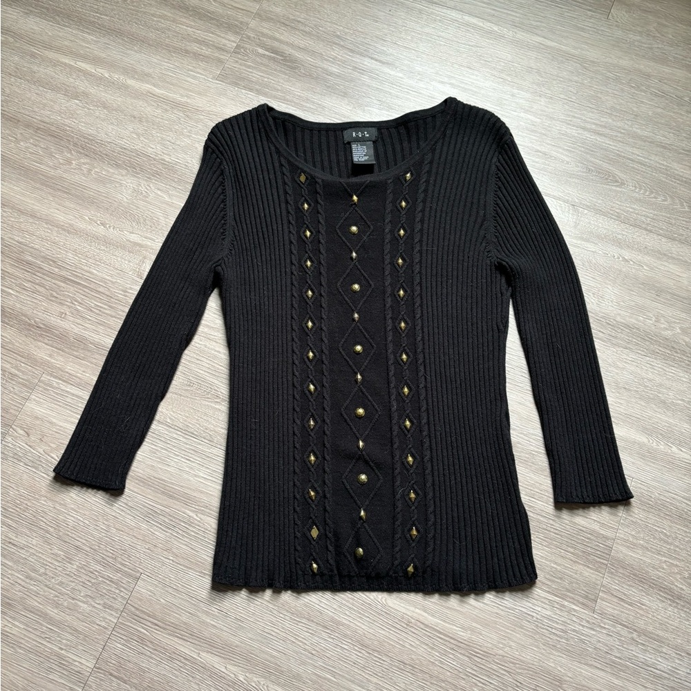 RQT sweater
